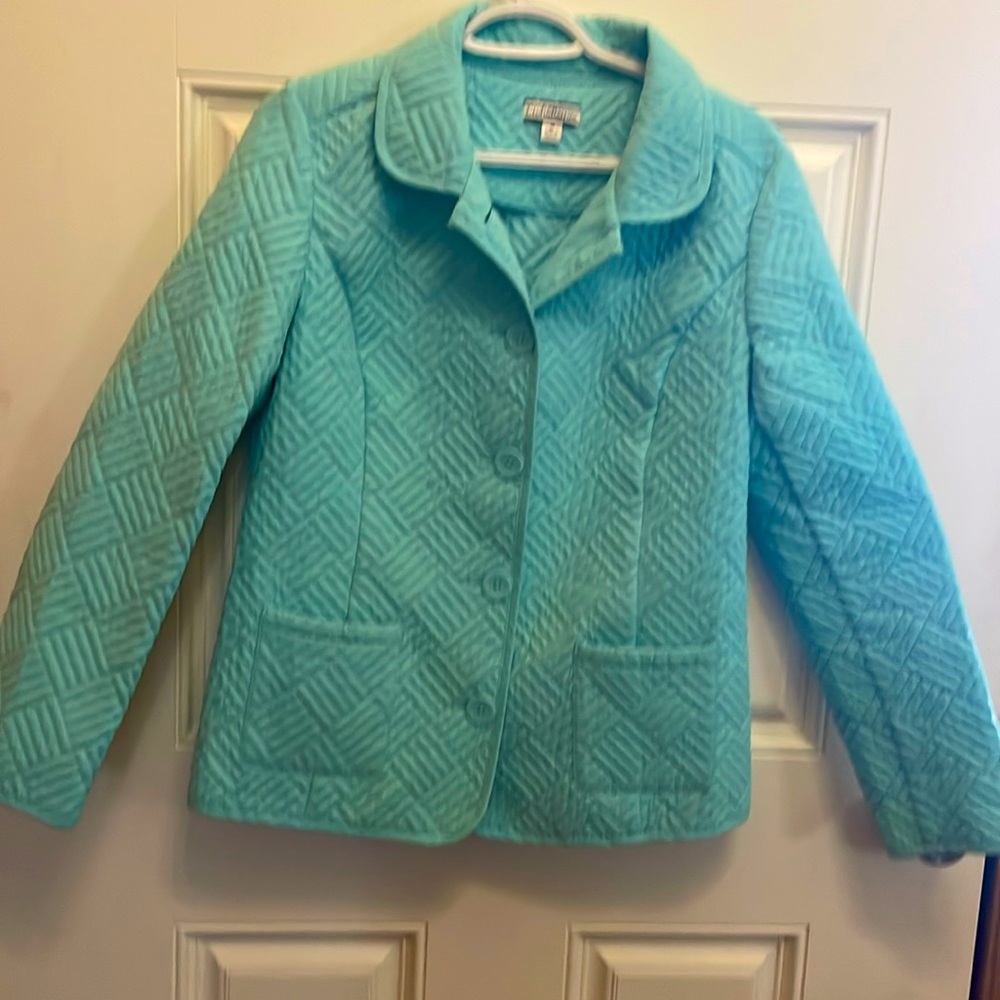 Quilted Light Turquoise coloured Spring jacket with two front pockets.  Medium.
